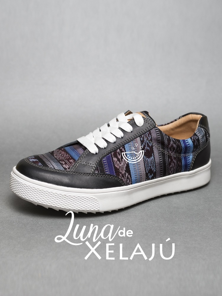 Luna de Xelajú (Correa)